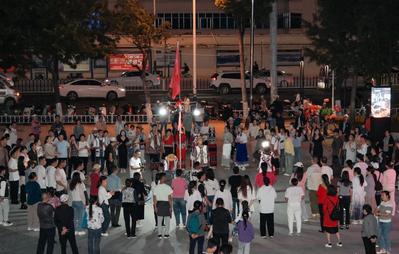 云紡文創園 | “彩云打歌季”舞動盛夏，云南打跳燃情綻放